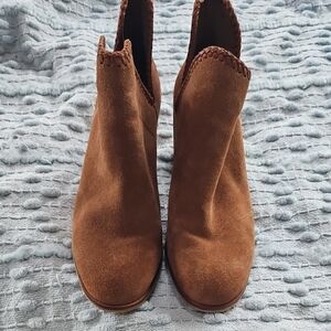 FRYE AND CO. Tan Suede Ankle Booties